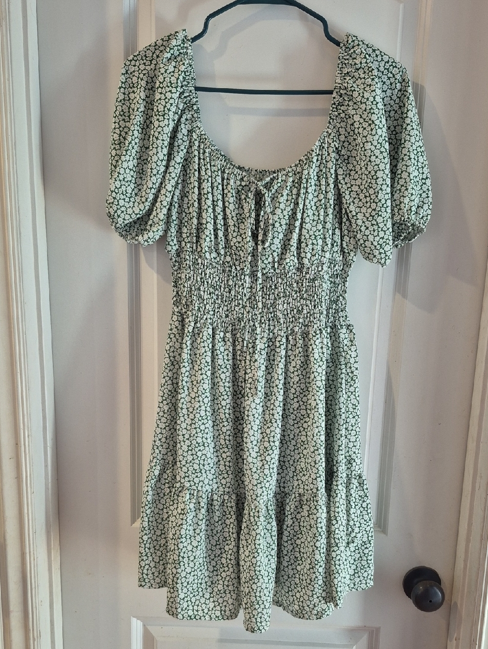 Green Floral Puff-Sleeve Smocked Dress